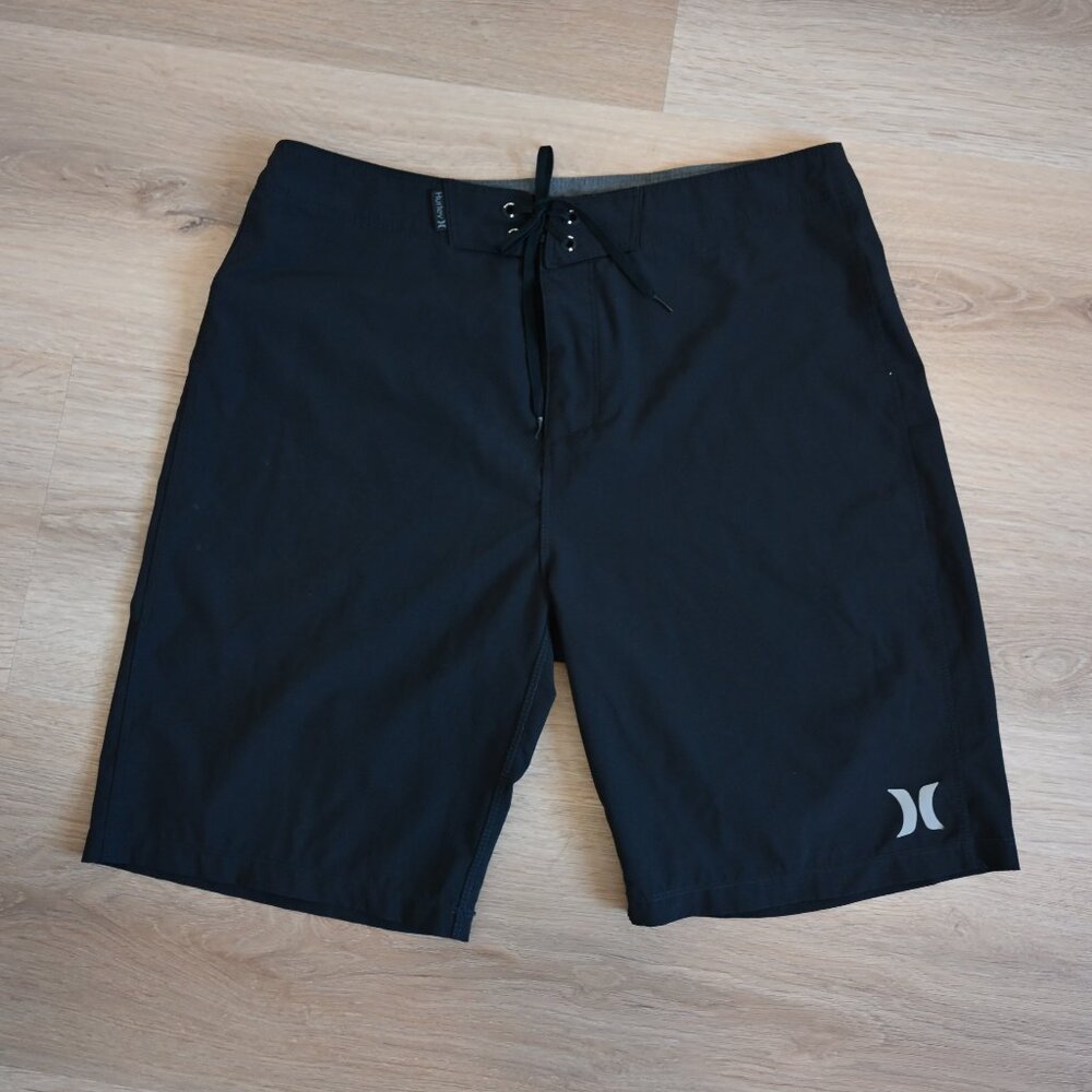 Hurley Men's Black Board Shorts / Swim Trunks - Size 30